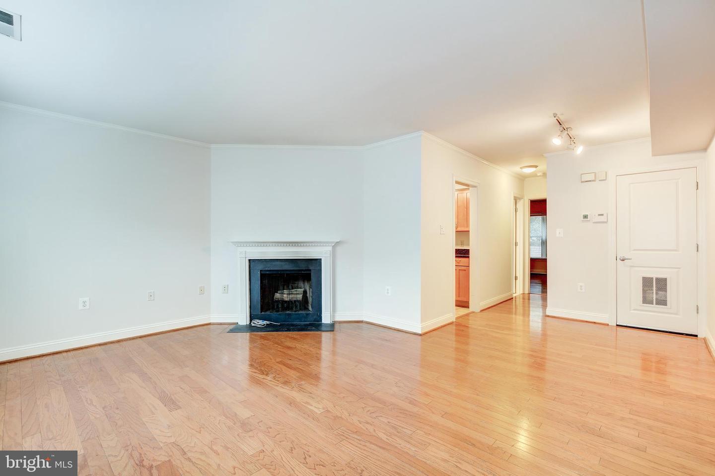 44 15TH ST NE #44, WASHINGTON, District Of Columbia 20002, 1 Bedroom Bedrooms, ,1 BathroomBathrooms,Residential,For sale,44 15TH ST NE #44,DCDC2138482 MLS # DCDC2138482