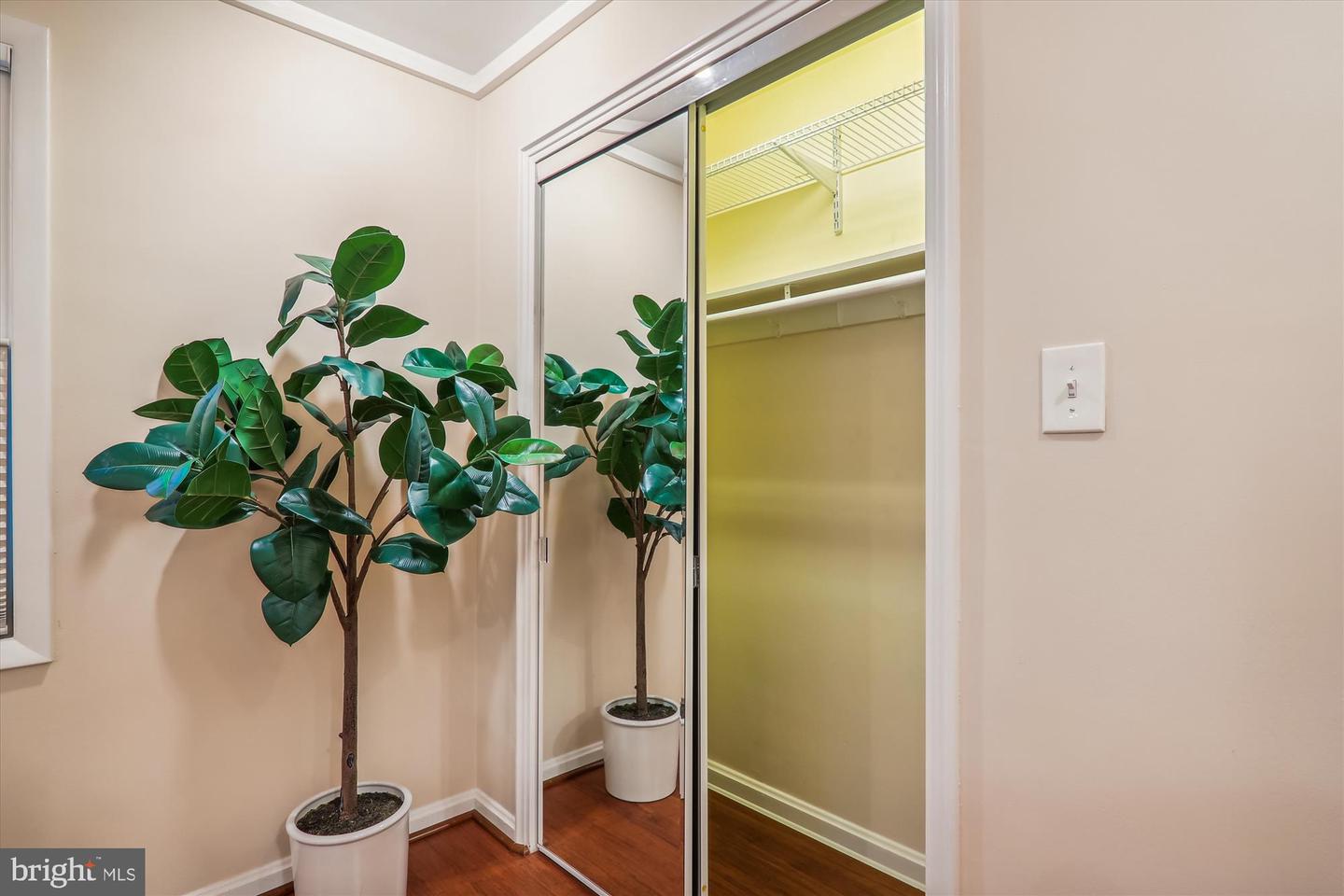 469 NW RIDGE ST NW #1, WASHINGTON, District Of Columbia 20001, 1 Bedroom Bedrooms, 4 Rooms Rooms,1 BathroomBathrooms,Residential,For sale,469 NW RIDGE ST NW #1,DCDC2141168 MLS # DCDC2141168