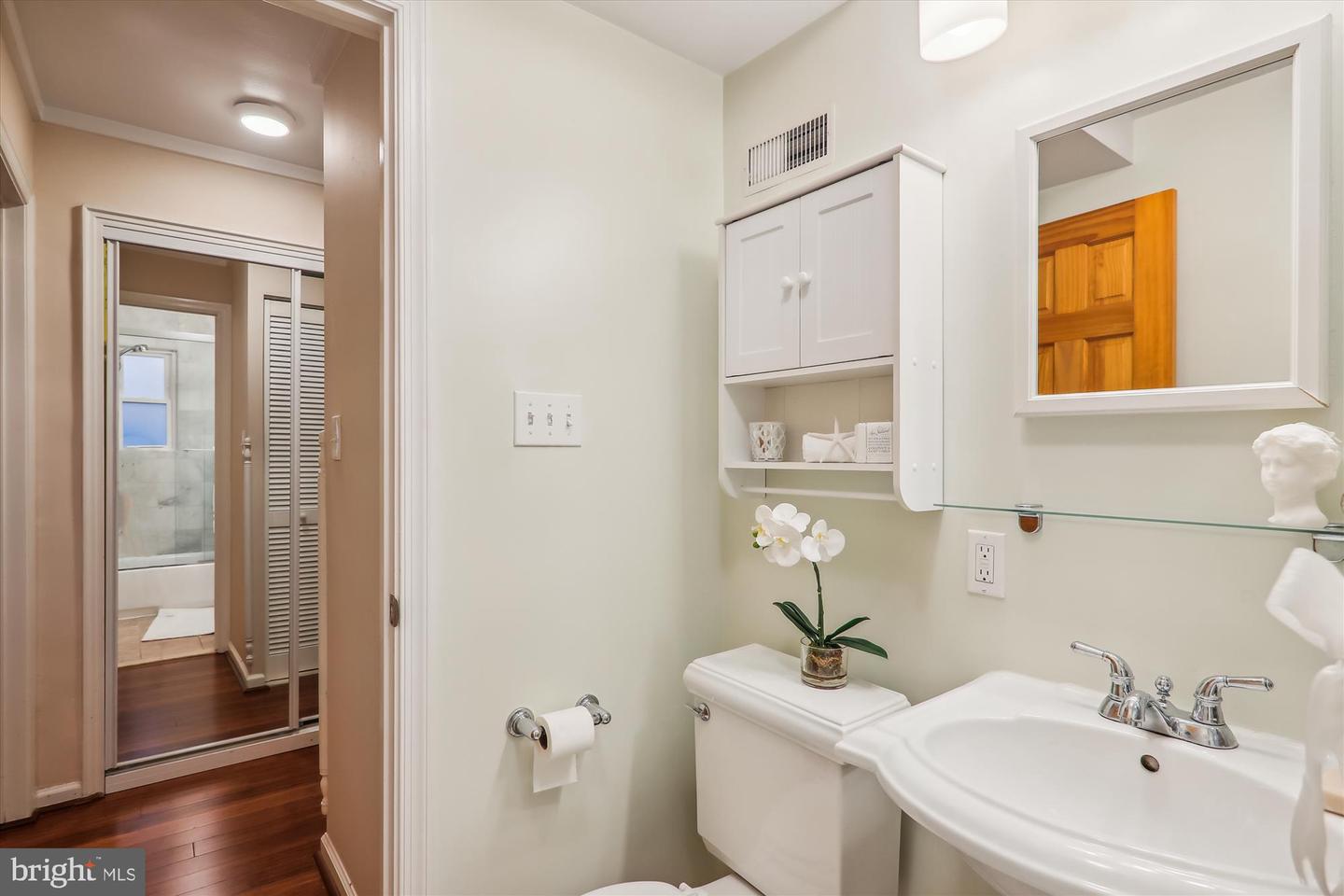 469 NW RIDGE ST NW #1, WASHINGTON, District Of Columbia 20001, 1 Bedroom Bedrooms, 4 Rooms Rooms,1 BathroomBathrooms,Residential,For sale,469 NW RIDGE ST NW #1,DCDC2141168 MLS # DCDC2141168