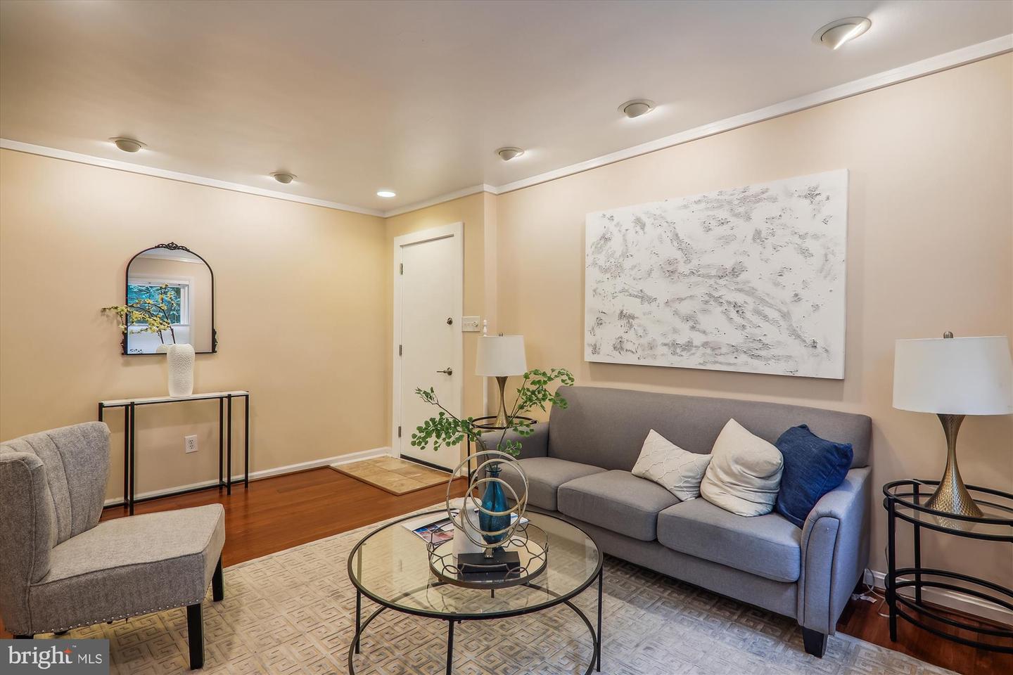 469 NW RIDGE ST NW #1, WASHINGTON, District Of Columbia 20001, 1 Bedroom Bedrooms, 4 Rooms Rooms,1 BathroomBathrooms,Residential,For sale,469 NW RIDGE ST NW #1,DCDC2141168 MLS # DCDC2141168