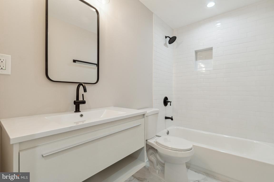 4404 1/2 LEE ST NE, WASHINGTON, District Of Columbia 20019, 6 Bedrooms Bedrooms, ,5 BathroomsBathrooms,Residential,For sale,4404 1/2 LEE ST NE,DCDC2144360 MLS # DCDC2144360