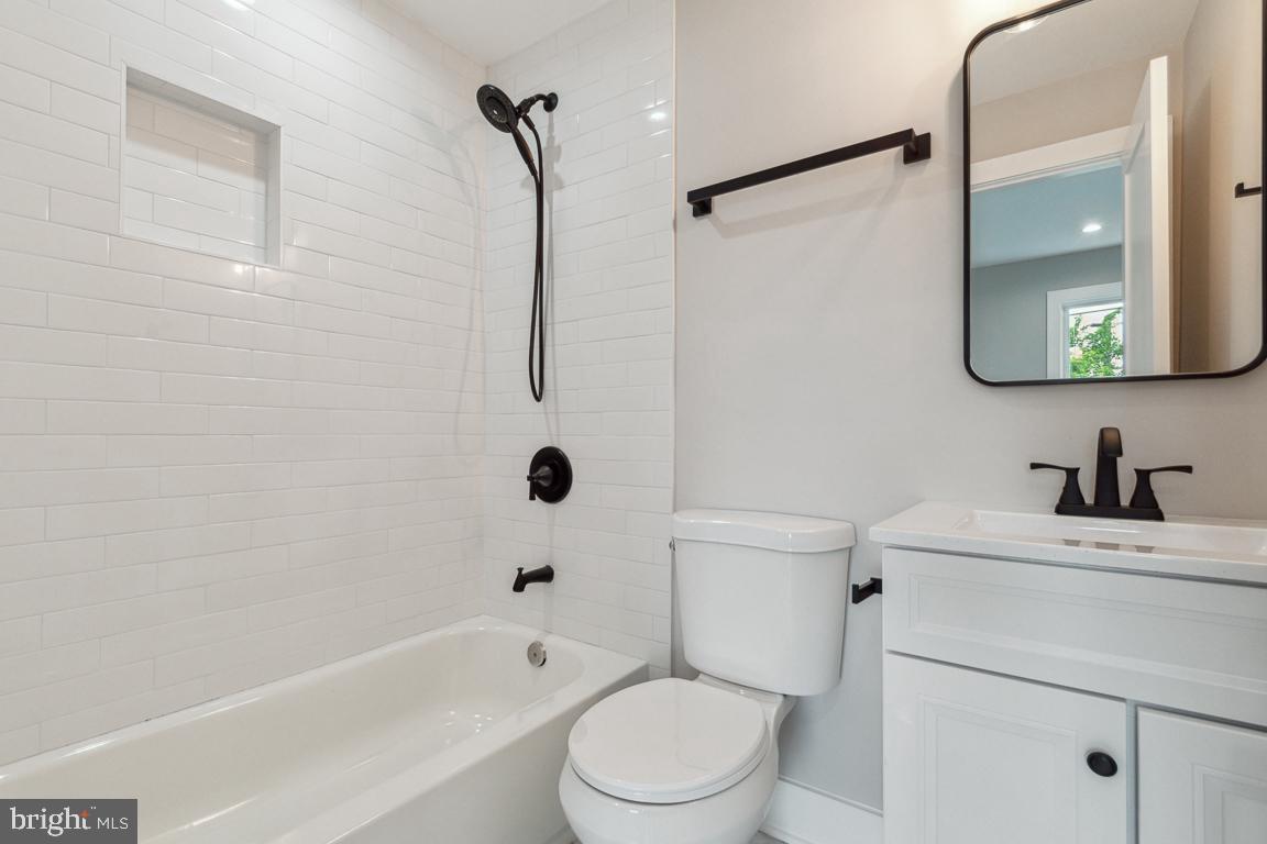 4404 1/2 LEE ST NE, WASHINGTON, District Of Columbia 20019, 6 Bedrooms Bedrooms, ,5 BathroomsBathrooms,Residential,For sale,4404 1/2 LEE ST NE,DCDC2144360 MLS # DCDC2144360