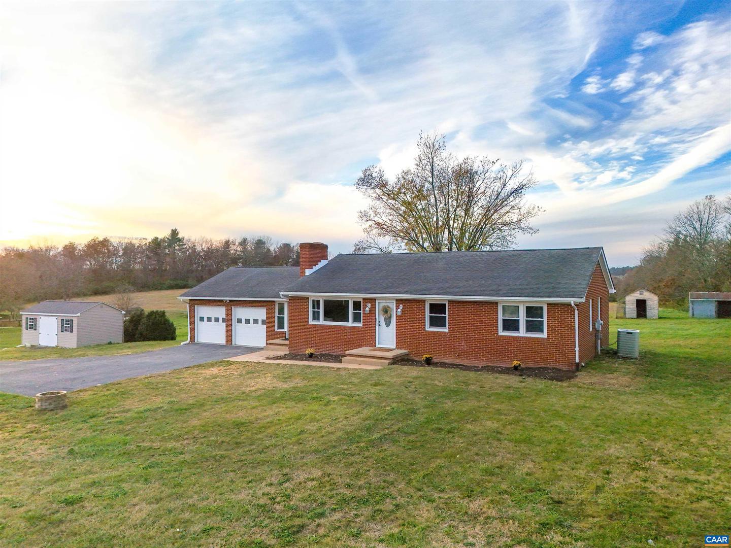 1028 EAST SIDE HWY, WAYNESBORO, Virginia 22980, 3 Bedrooms Bedrooms, ,1 BathroomBathrooms,Residential,For sale,1028 EAST SIDE HWY,658753 MLS # 658753