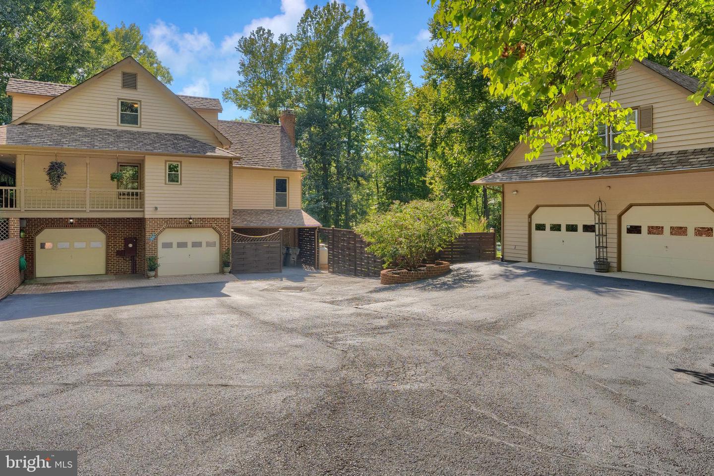 6124 CLAYPOINT RD, CHESTERFIELD, Virginia 23832, 6 Bedrooms Bedrooms, 21 Rooms Rooms,5 BathroomsBathrooms,Residential,For sale,6124 CLAYPOINT RD,VACF2000942 MLS # VACF2000942