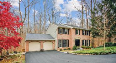 6104 HENRY HOUSE CT, FAIRFAX STATION, Virginia 22039, 4 Bedrooms Bedrooms, ,2 BathroomsBathrooms,Residential,For sale,6104 HENRY HOUSE CT,VAFX2212458 MLS # VAFX2212458