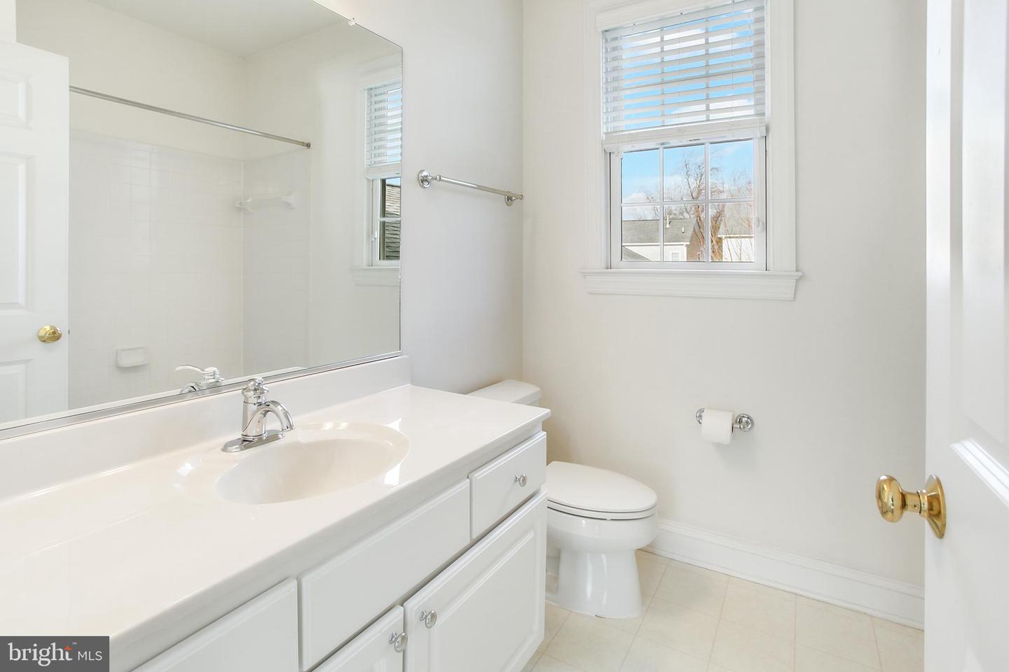 122 AMALFI CT, PURCELLVILLE, Virginia 20132, 3 Bedrooms Bedrooms, ,4 BathroomsBathrooms,Residential,For sale,122 AMALFI CT,VALO2084482 MLS # VALO2084482