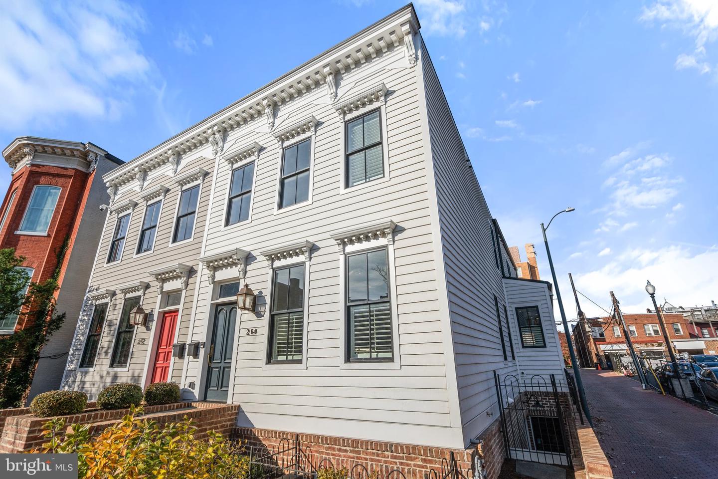 214 A ST NE, WASHINGTON, District Of Columbia 20002, 6 Bedrooms Bedrooms, ,5 BathroomsBathrooms,Residential,For sale,214 A ST NE,DCDC2169536 MLS # DCDC2169536