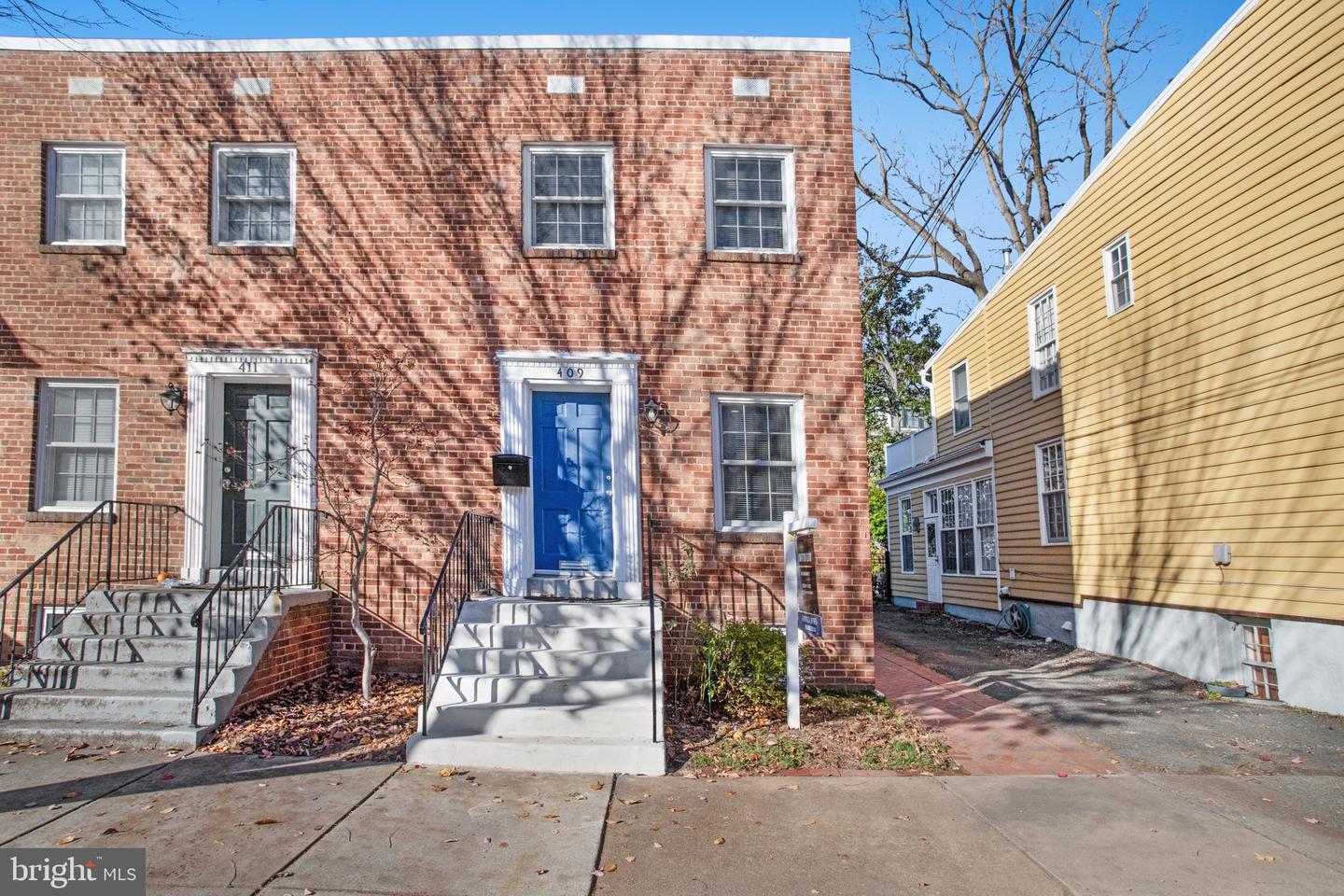 409 S ROYAL ST S, ALEXANDRIA, Virginia 22314, 2 Bedrooms Bedrooms, ,2 BathroomsBathrooms,Residential,For sale,409 S ROYAL ST S,VAAX2039862 MLS # VAAX2039862