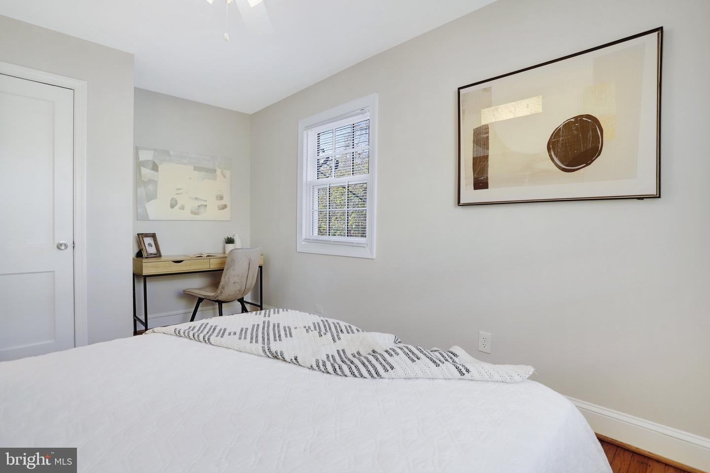 409 S ROYAL ST S, ALEXANDRIA, Virginia 22314, 2 Bedrooms Bedrooms, ,2 BathroomsBathrooms,Residential,For sale,409 S ROYAL ST S,VAAX2039862 MLS # VAAX2039862