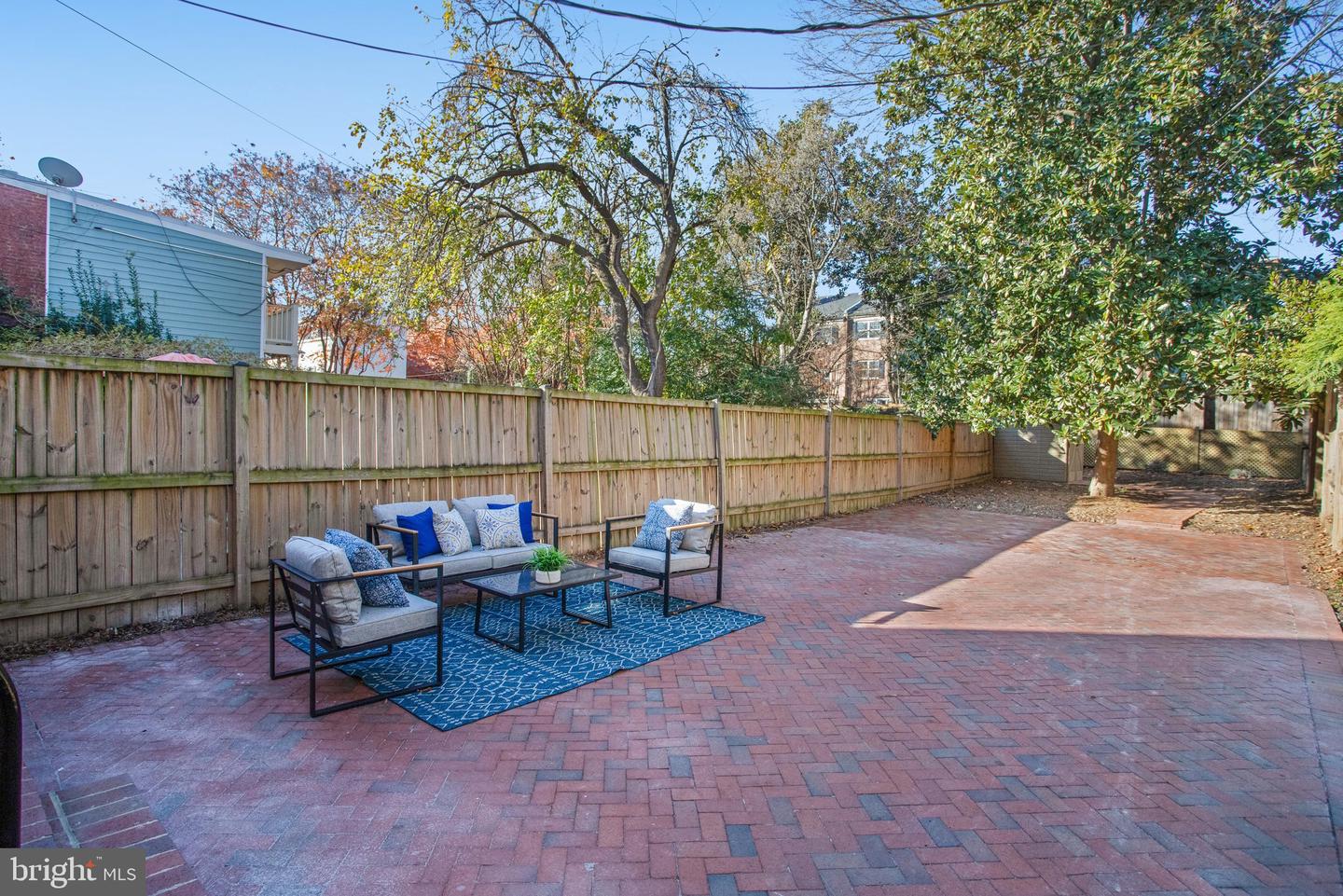 409 S ROYAL ST S, ALEXANDRIA, Virginia 22314, 2 Bedrooms Bedrooms, ,2 BathroomsBathrooms,Residential,For sale,409 S ROYAL ST S,VAAX2039862 MLS # VAAX2039862