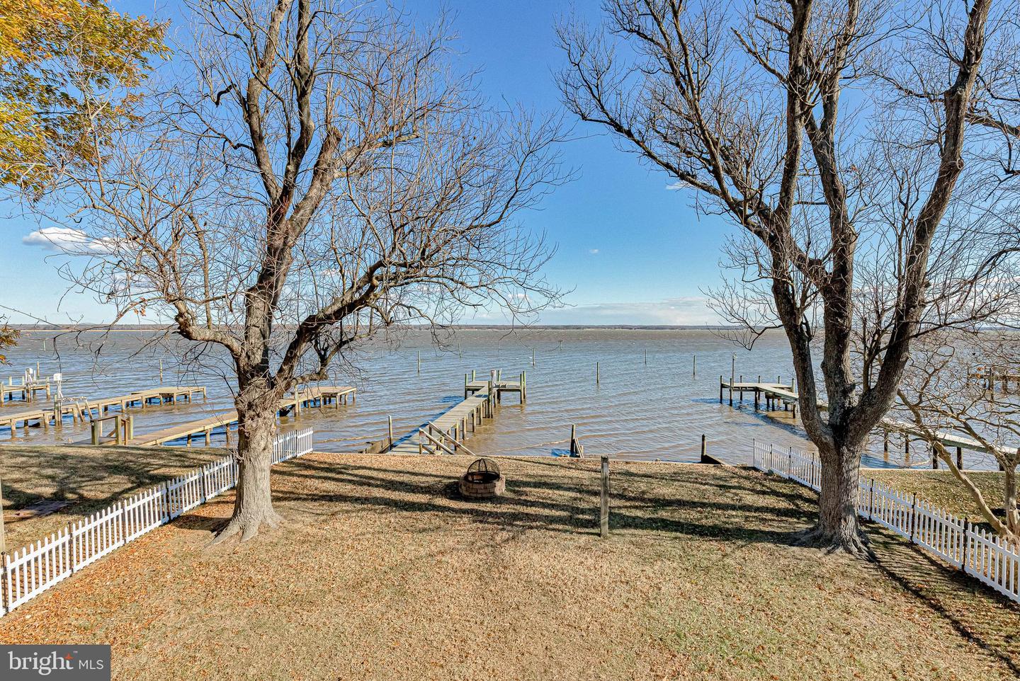 221 LANDS END RD, TAPPAHANNOCK, Virginia 22560, 5 Bedrooms Bedrooms, 8 Rooms Rooms,3 BathroomsBathrooms,Residential,For sale,221 LANDS END RD,VAES2000770 MLS # VAES2000770