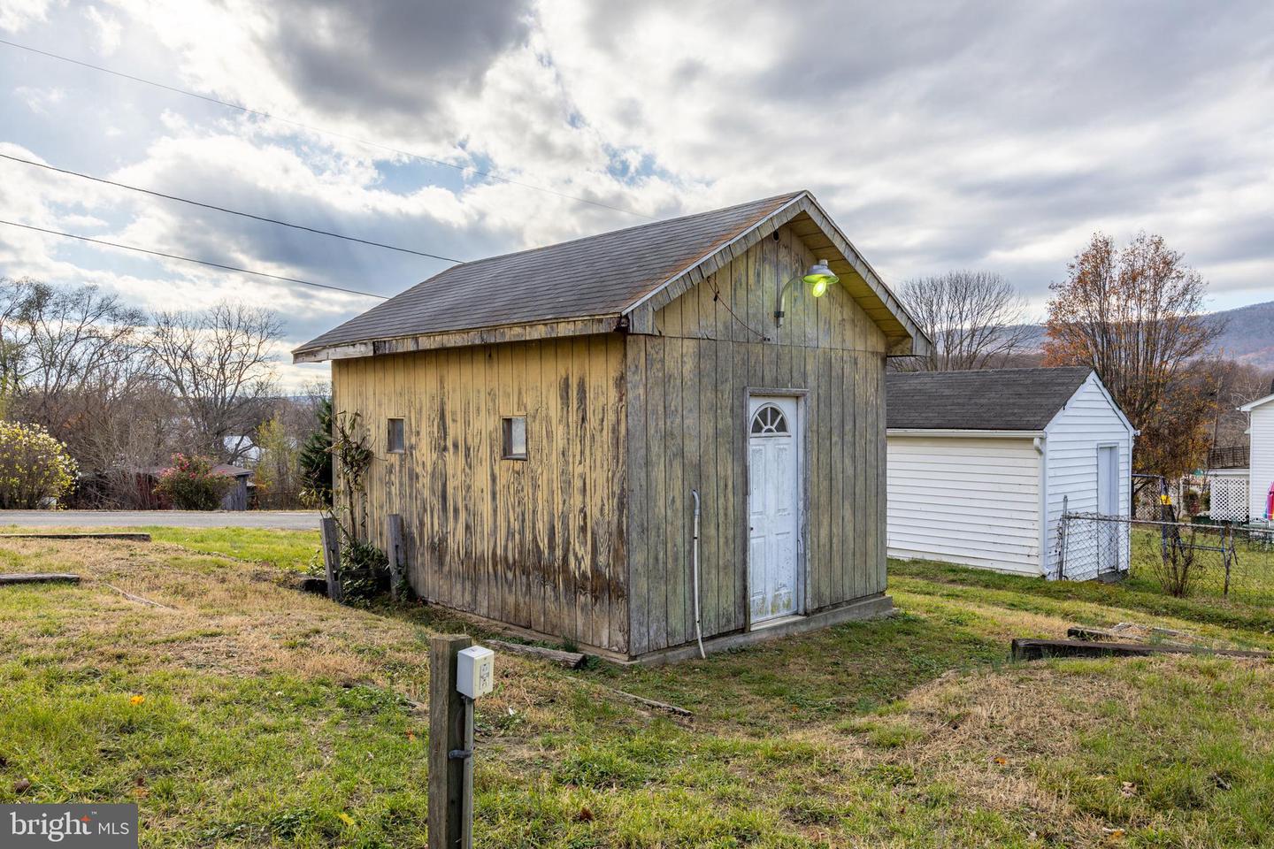 301 N 3RD ST, SHENANDOAH, Virginia 22849, 3 Bedrooms Bedrooms, ,1 BathroomBathrooms,Residential,For sale,301 N 3RD ST,VAPA2004254 MLS # VAPA2004254