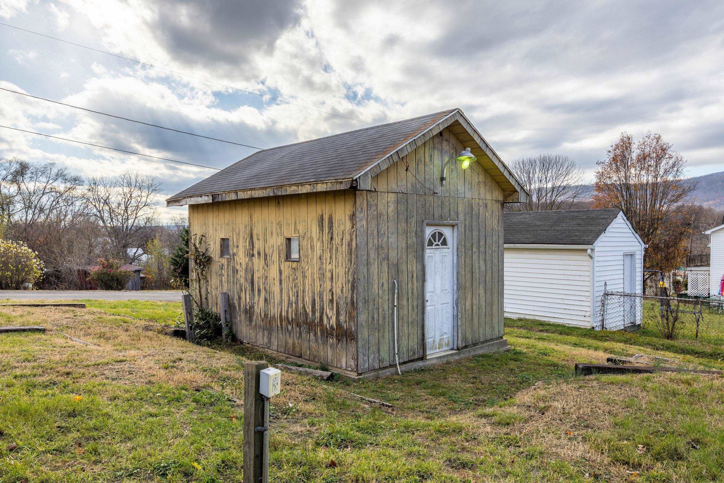 301 N 3RD ST, SHENANDOAH, Virginia 22849, 3 Bedrooms Bedrooms, ,1 BathroomBathrooms,Residential,301 N 3RD ST,659267 MLS # 659267