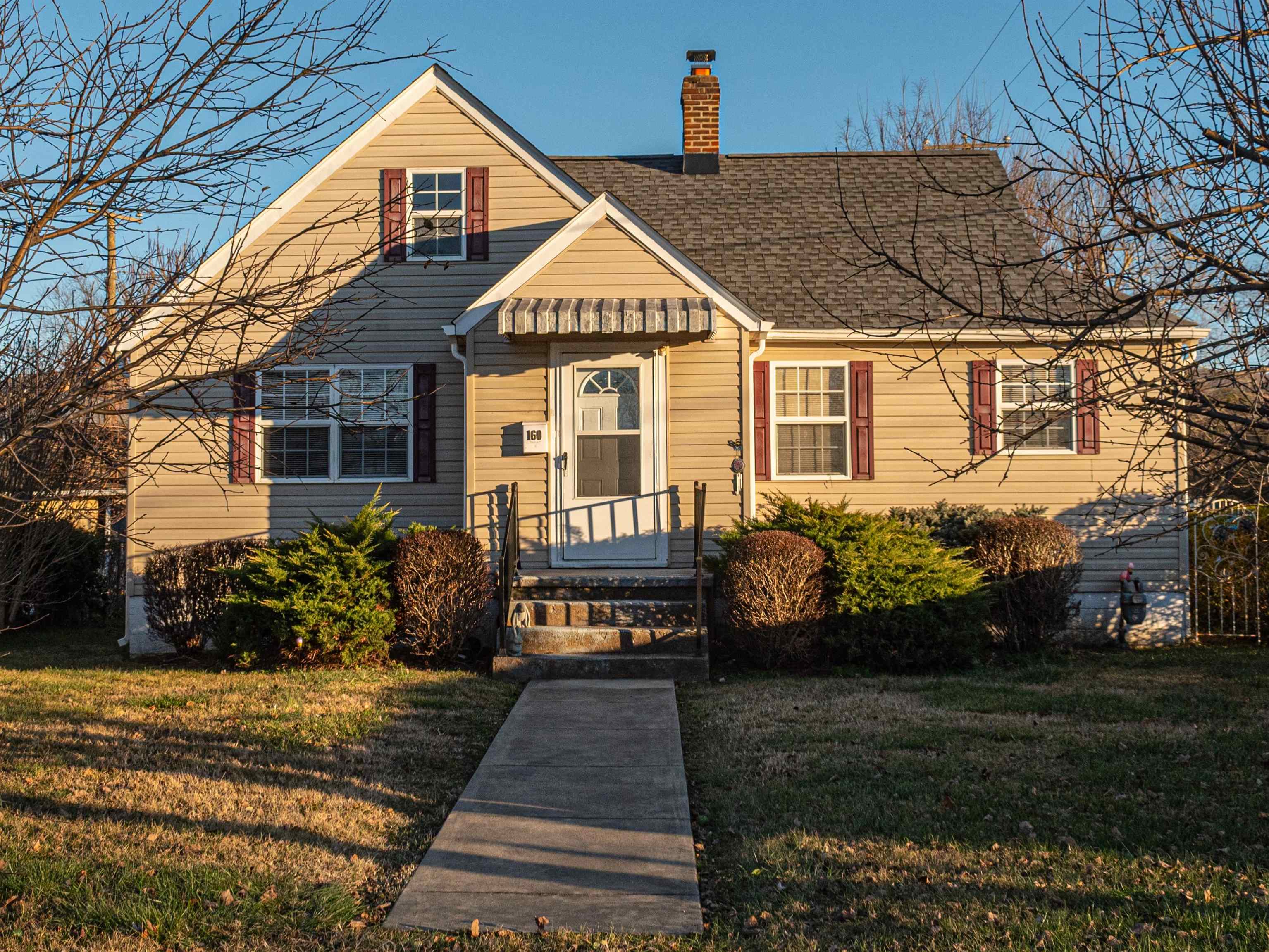 160 S CHARLOTTE AVE, WAYNESBORO, Virginia 22980, 2 Bedrooms Bedrooms, ,1 BathroomBathrooms,Residential,160 S CHARLOTTE AVE,659304 MLS # 659304