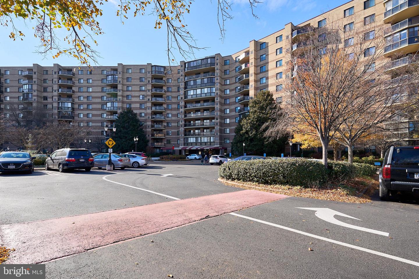 8370 GREENSBORO DR #414, MCLEAN, Virginia 22102, 2 Bedrooms Bedrooms, ,2 BathroomsBathrooms,Residential,For sale,8370 GREENSBORO DR #414,VAFX2212128 MLS # VAFX2212128