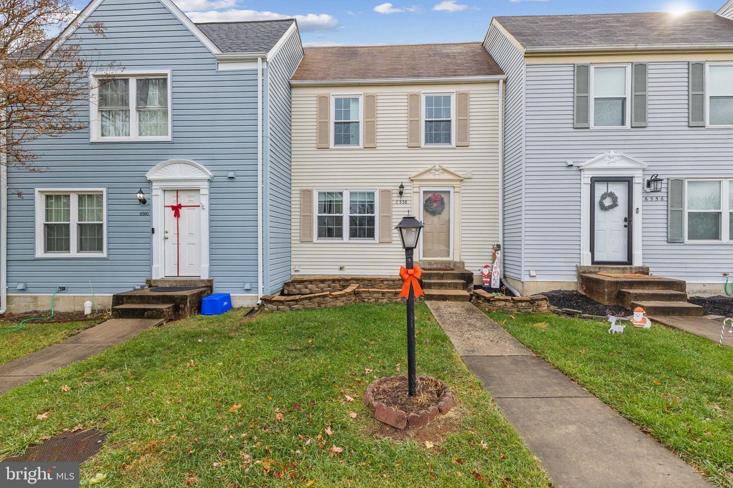 6558 LOCHLEIGH CT, ALEXANDRIA, Virginia 22315, 2 Bedrooms Bedrooms, ,3 BathroomsBathrooms,Residential,For sale,6558 LOCHLEIGH CT,VAFX2213364 MLS # VAFX2213364