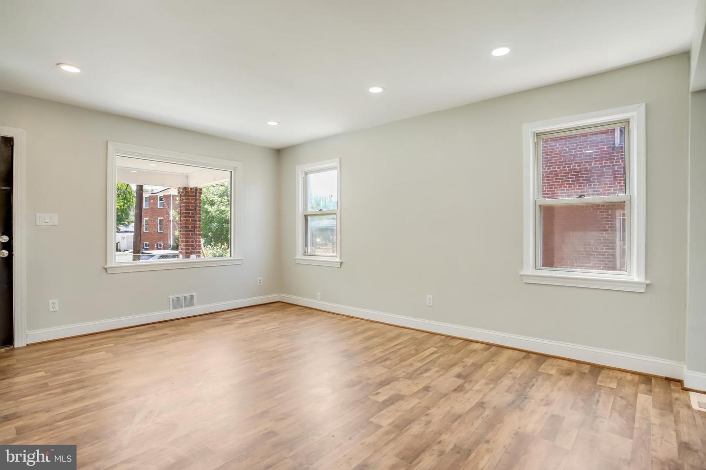 20 BURNS ST NE, WASHINGTON, District Of Columbia 20019, 3 Bedrooms Bedrooms, ,2 BathroomsBathrooms,Residential,For sale,20 BURNS ST NE,DCDC2147256 MLS # DCDC2147256