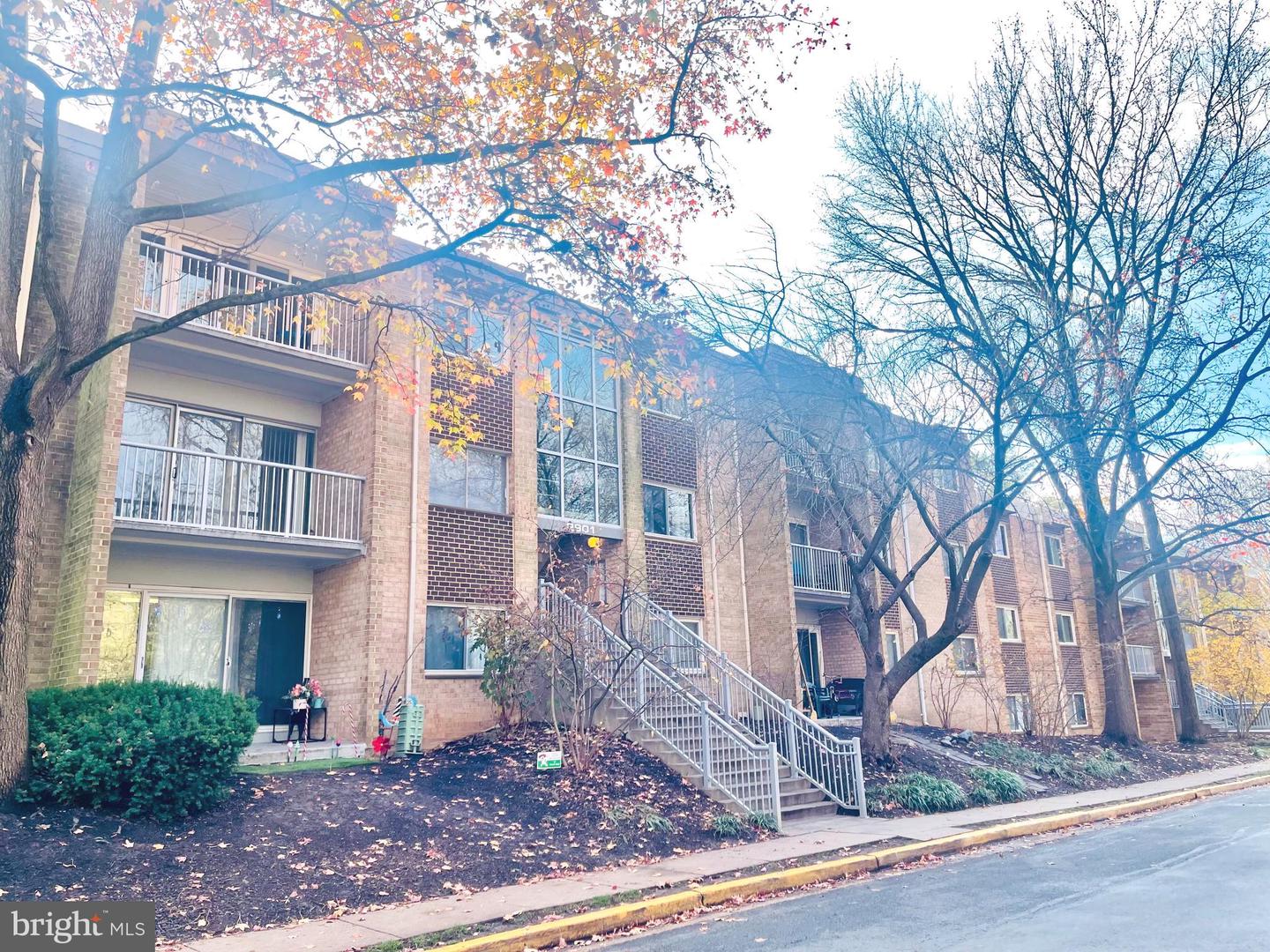 2901 CHARING CROSS RD #12/8, FALLS CHURCH, Virginia 22042, 1 Bedroom Bedrooms, ,1 BathroomBathrooms,Residential,For sale,2901 CHARING CROSS RD #12/8,VAFX2213808 MLS # VAFX2213808