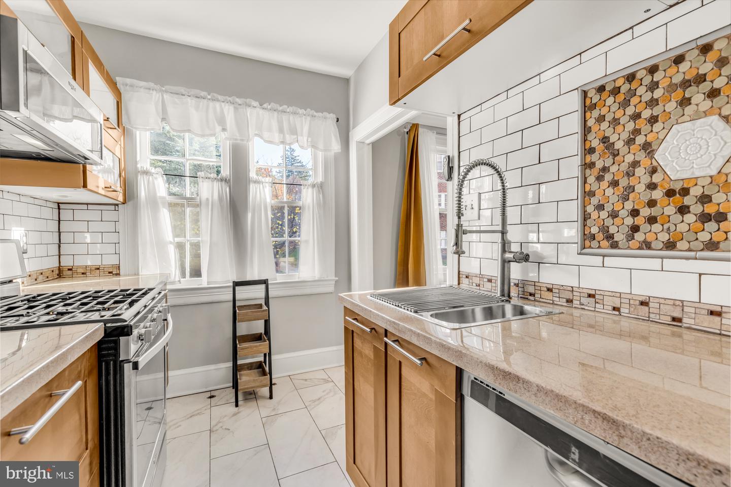 4915 3RD ST NW #102, WASHINGTON, District Of Columbia 20011, 1 Bedroom Bedrooms, 4 Rooms Rooms,1 BathroomBathrooms,Residential,For sale,4915 3RD ST NW #102,DCDC2170528 MLS # DCDC2170528