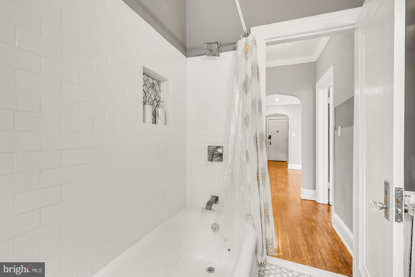 4915 3RD ST NW #102, WASHINGTON, District Of Columbia 20011, 1 Bedroom Bedrooms, 4 Rooms Rooms,1 BathroomBathrooms,Residential,For sale,4915 3RD ST NW #102,DCDC2170528 MLS # DCDC2170528