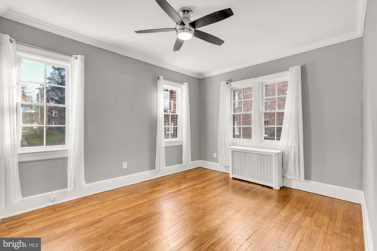 4915 3RD ST NW #102, WASHINGTON, District Of Columbia 20011, 1 Bedroom Bedrooms, 4 Rooms Rooms,1 BathroomBathrooms,Residential,For sale,4915 3RD ST NW #102,DCDC2170528 MLS # DCDC2170528