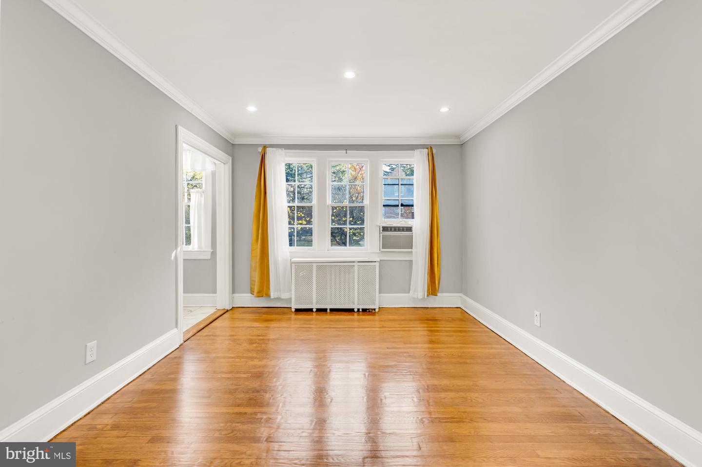 4915 3RD ST NW #102, WASHINGTON, District Of Columbia 20011, 1 Bedroom Bedrooms, 4 Rooms Rooms,1 BathroomBathrooms,Residential,For sale,4915 3RD ST NW #102,DCDC2170528 MLS # DCDC2170528