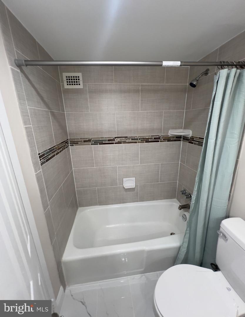 301 N BEAUREGARD ST #213, ALEXANDRIA, Virginia 22312, 2 Bedrooms Bedrooms, ,2 BathroomsBathrooms,Residential,For sale,301 N BEAUREGARD ST #213,VAAX2040074 MLS # VAAX2040074