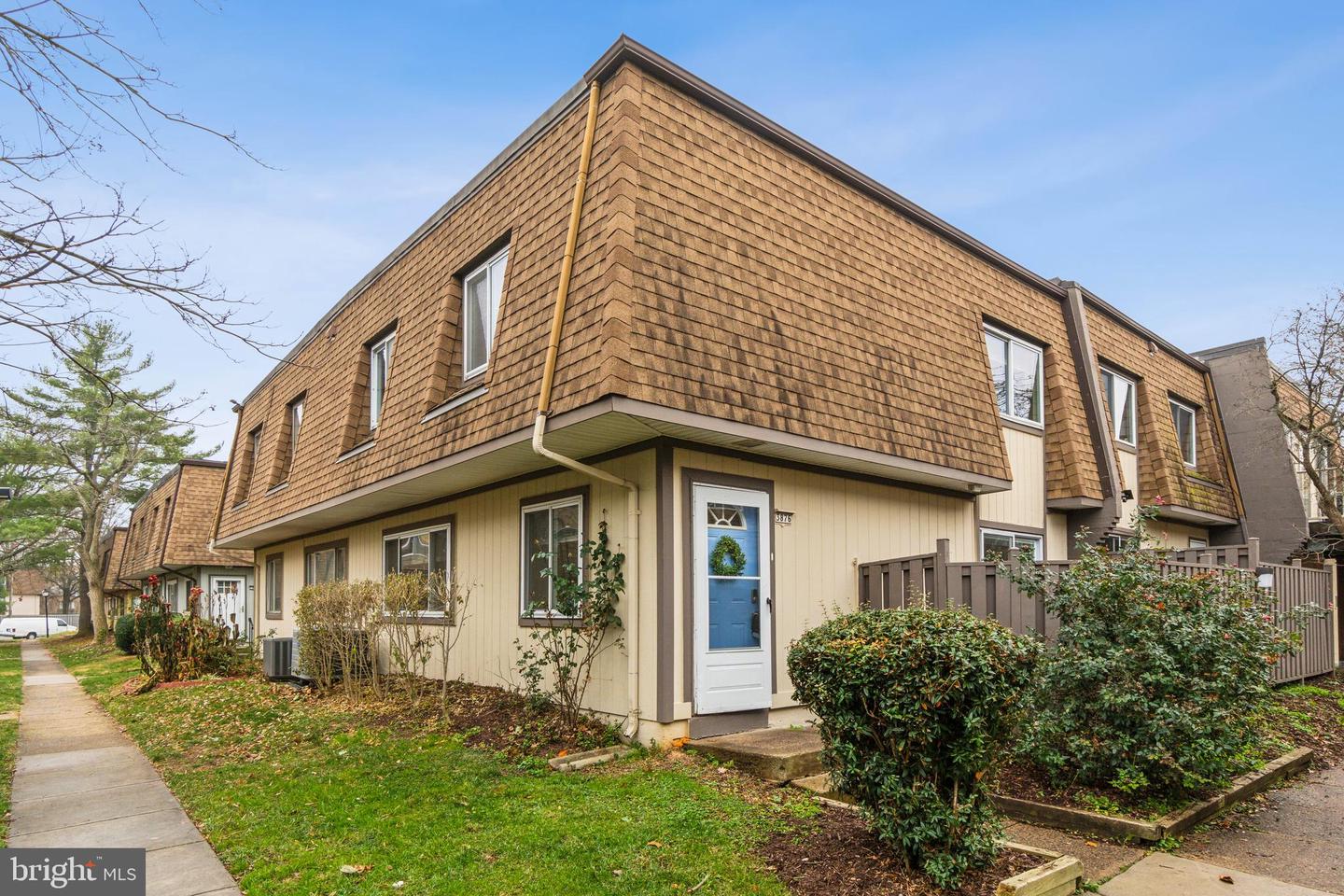 3876 MANZANITA PL #B, ALEXANDRIA, Virginia 22309, 3 Bedrooms Bedrooms, ,2 BathroomsBathrooms,Residential,For sale,3876 MANZANITA PL #B,VAFX2210528 MLS # VAFX2210528