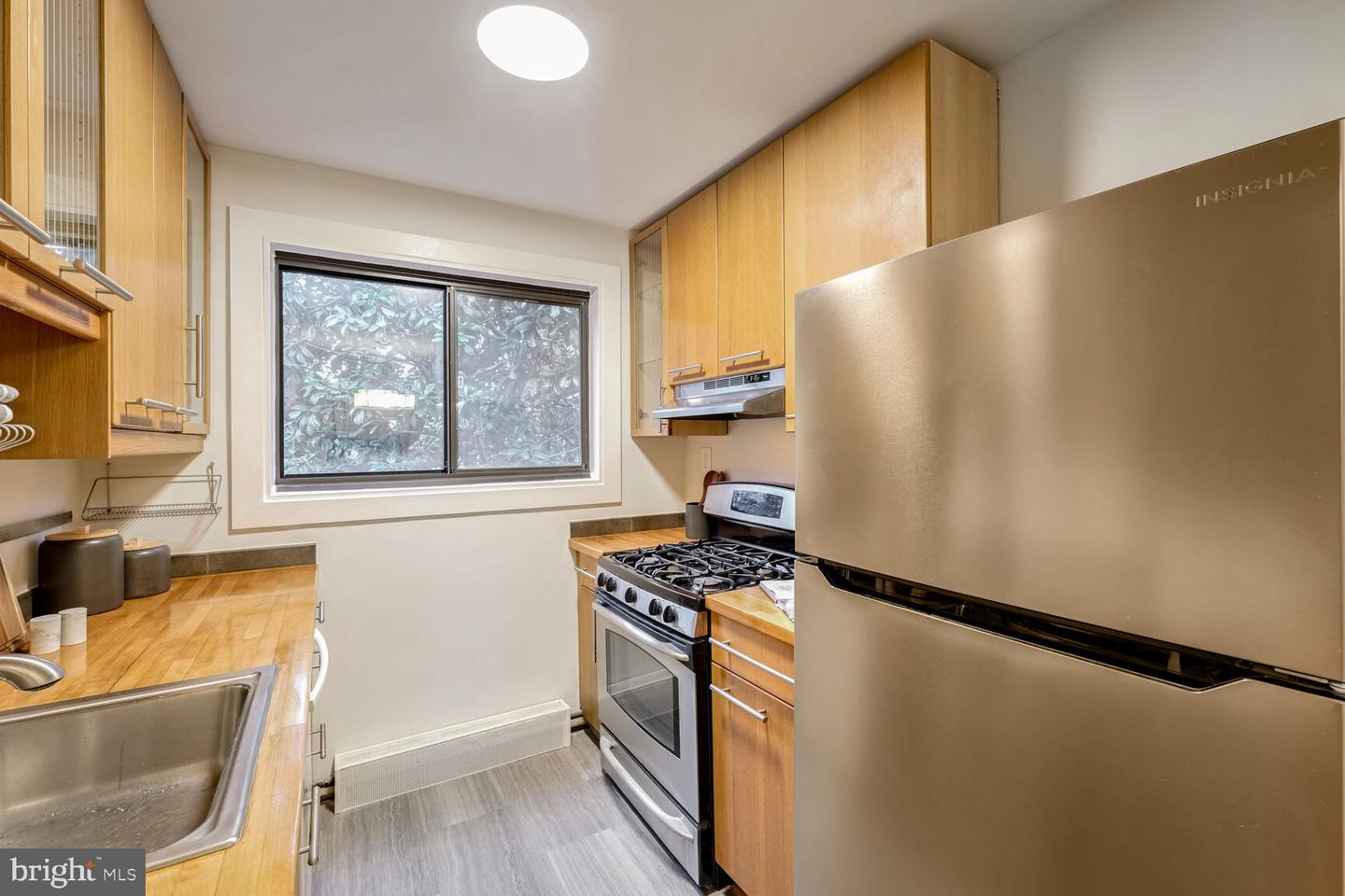 2325 42ND ST NW #412, WASHINGTON, District Of Columbia 20007, 2 Bedrooms Bedrooms, ,1 BathroomBathrooms,Residential,For sale,2325 42ND ST NW #412,DCDC2169932 MLS # DCDC2169932