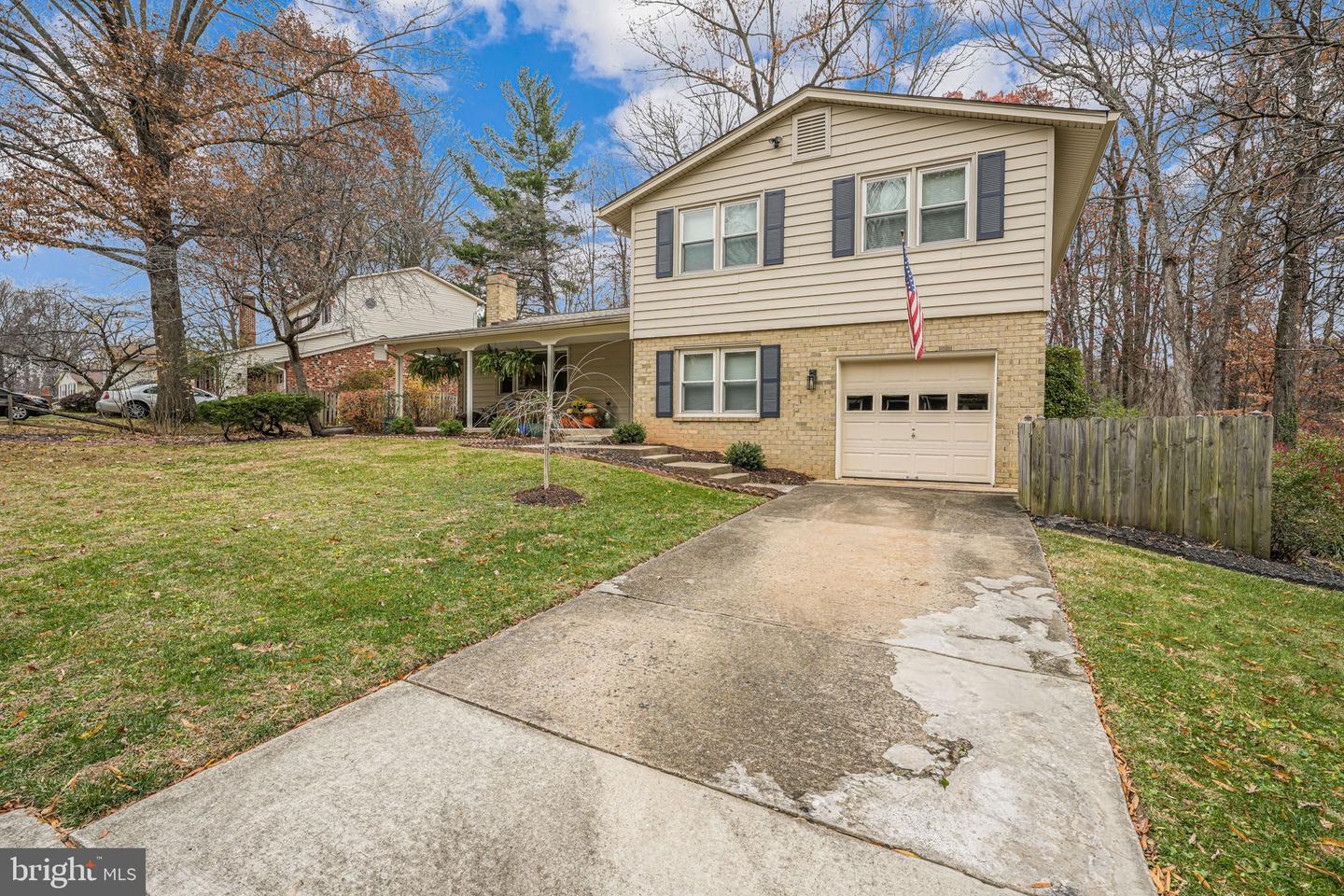 10424 COLLINGHAM DR, FAIRFAX, Virginia 22032, 5 Bedrooms Bedrooms, ,3 BathroomsBathrooms,Residential,For sale,10424 COLLINGHAM DR,VAFX2212350 MLS # VAFX2212350