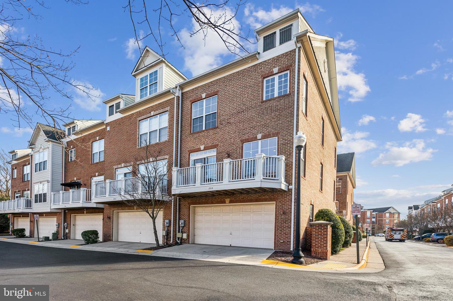 200 MEETING HOUSE STATION SQ, HERNDON, Virginia 20170, 3 Bedrooms Bedrooms, ,2 BathroomsBathrooms,Residential,For sale,200 MEETING HOUSE STATION SQ,VAFX2213260 MLS # VAFX2213260