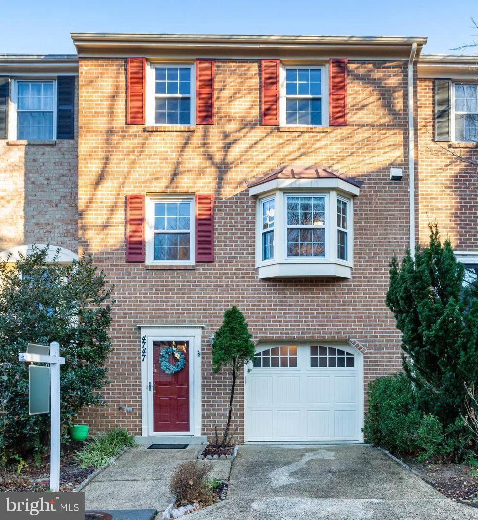 4747 IRVIN SQ, ALEXANDRIA, Virginia 22312, 3 Bedrooms Bedrooms, ,2 BathroomsBathrooms,Residential,For sale,4747 IRVIN SQ,VAFX2213810 MLS # VAFX2213810