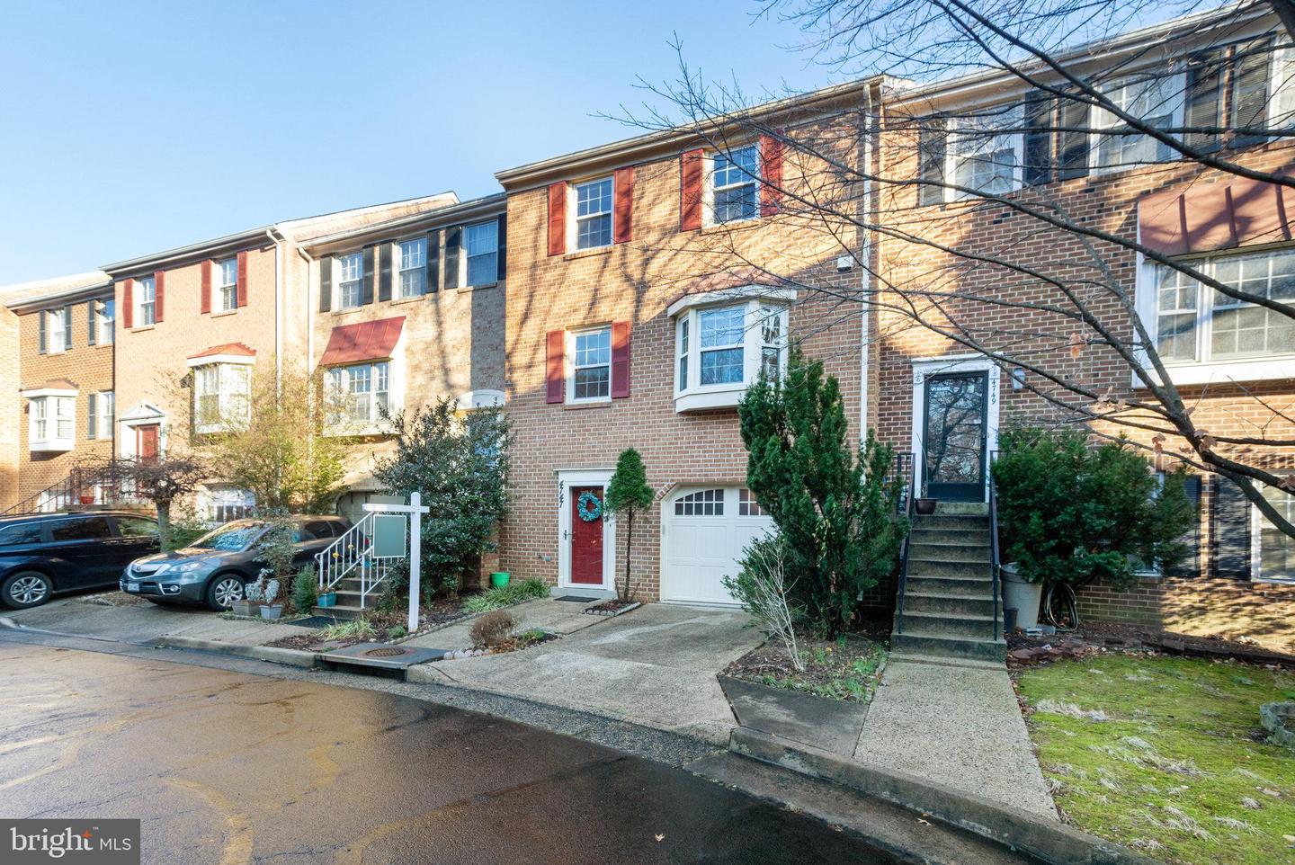 4747 IRVIN SQ, ALEXANDRIA, Virginia 22312, 3 Bedrooms Bedrooms, ,2 BathroomsBathrooms,Residential,For sale,4747 IRVIN SQ,VAFX2213810 MLS # VAFX2213810