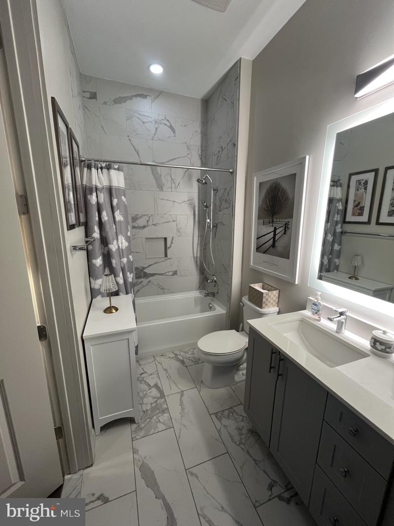 6803 CAMERON DR NW #UNIT 216, WASHINGTON, District Of Columbia 20012, 1 Bedroom Bedrooms, ,1 BathroomBathrooms,Residential,For sale,6803 CAMERON DR NW #UNIT 216,DCDC2171478 MLS # DCDC2171478