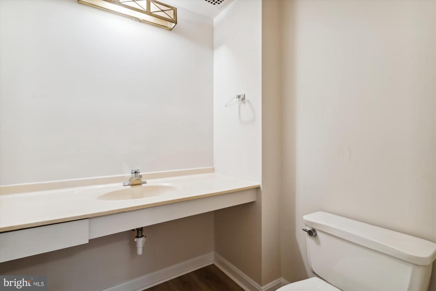 203 YOAKUM PKWY #806, ALEXANDRIA, Virginia 22304, 2 Bedrooms Bedrooms, ,1 BathroomBathrooms,Residential,For sale,203 YOAKUM PKWY #806,VAAX2038932 MLS # VAAX2038932