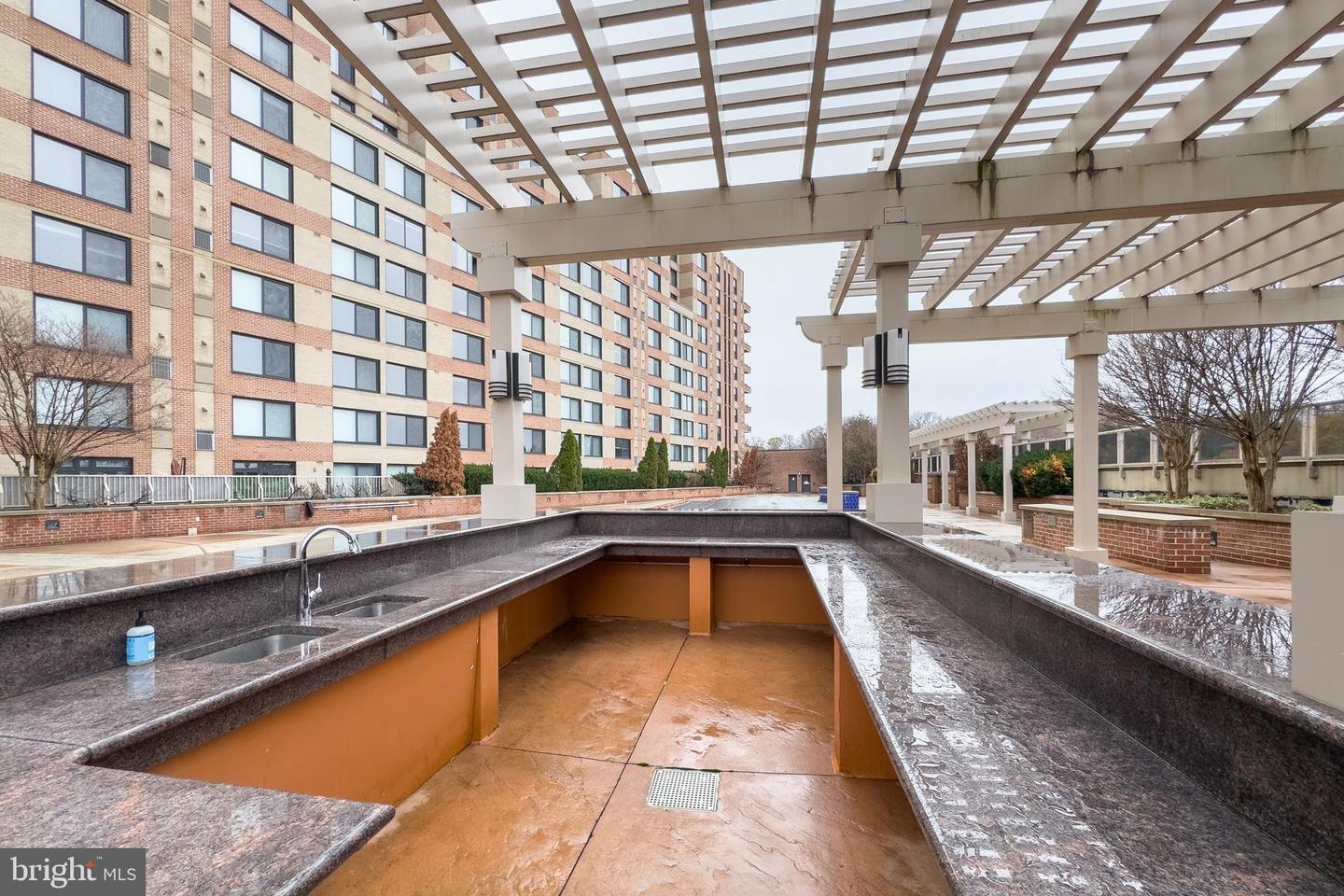 2451 MIDTOWN AVE #1616, ALEXANDRIA, Virginia 22303, 1 Bedroom Bedrooms, ,1 BathroomBathrooms,Residential,For sale,2451 MIDTOWN AVE #1616,VAFX2213818 MLS # VAFX2213818