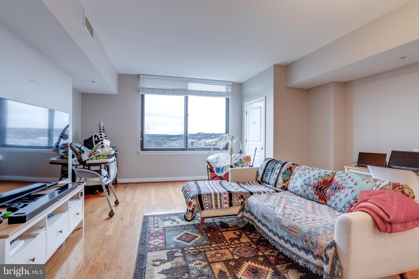 2451 MIDTOWN AVE #1616, ALEXANDRIA, Virginia 22303, 1 Bedroom Bedrooms, ,1 BathroomBathrooms,Residential,For sale,2451 MIDTOWN AVE #1616,VAFX2213818 MLS # VAFX2213818