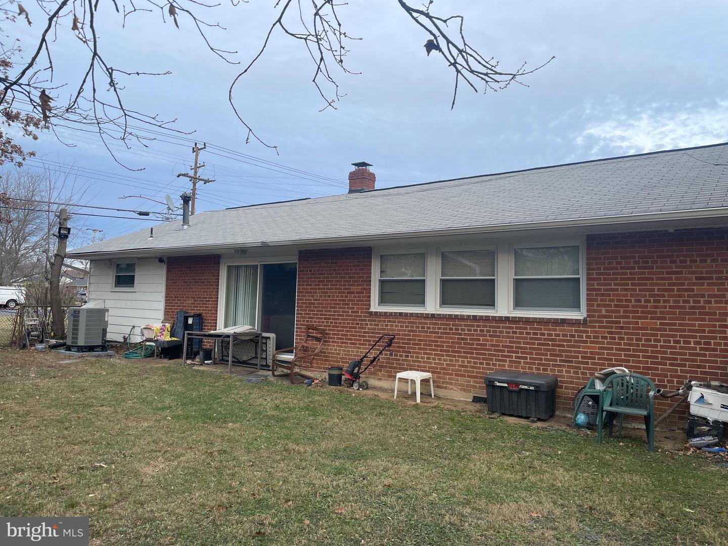 5300 MONTGOMERY, SPRINGFIELD, Virginia 22151, 3 Bedrooms Bedrooms, ,1 BathroomBathrooms,Residential,For sale,5300 MONTGOMERY,VAFX2214296 MLS # VAFX2214296