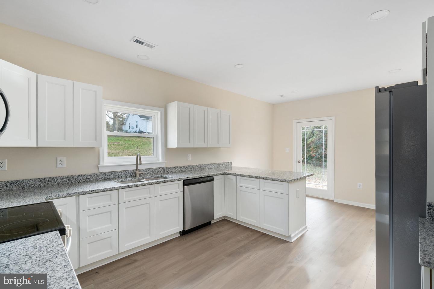 35 GRINNAN LN, FREDERICKSBURG, Virginia 22406, 3 Bedrooms Bedrooms, ,2 BathroomsBathrooms,Residential,For sale,35 GRINNAN LN,VAST2033868 MLS # VAST2033868