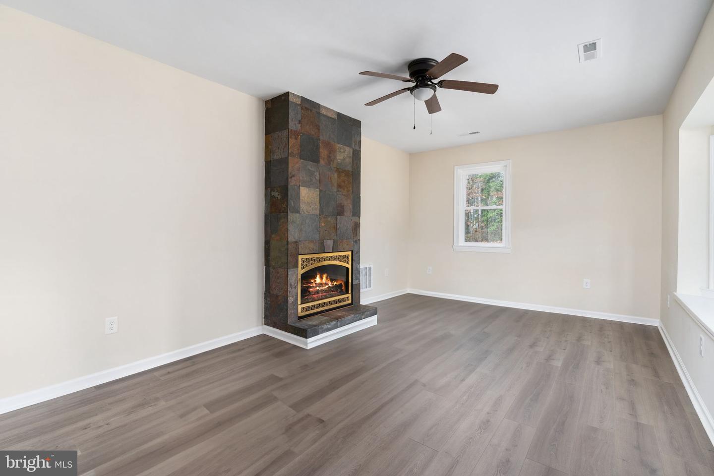 35 GRINNAN LN, FREDERICKSBURG, Virginia 22406, 3 Bedrooms Bedrooms, ,2 BathroomsBathrooms,Residential,For sale,35 GRINNAN LN,VAST2033868 MLS # VAST2033868