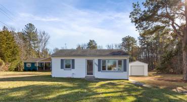 206 MATTOX AVE, COLONIAL BEACH, Virginia 22443, 2 Bedrooms Bedrooms, ,1 BathroomBathrooms,Residential,For sale,206 MATTOX AVE,VAWE2007888 MLS # VAWE2007888