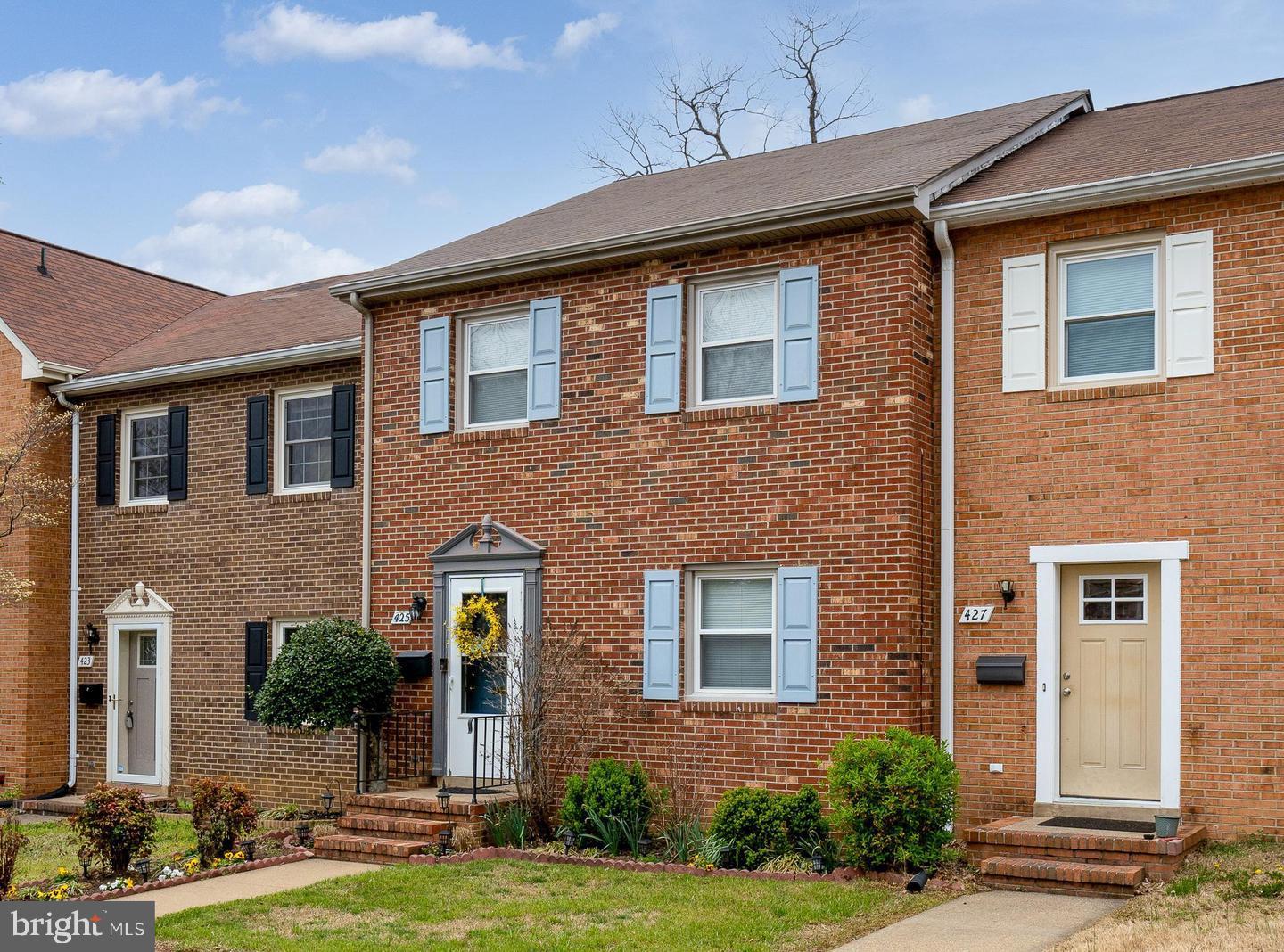 425 RIDGEMORE ST, FREDERICKSBURG, Virginia 22405, 3 Bedrooms Bedrooms, ,1 BathroomBathrooms,Residential,For sale,425 RIDGEMORE ST,VAST2034812 MLS # VAST2034812