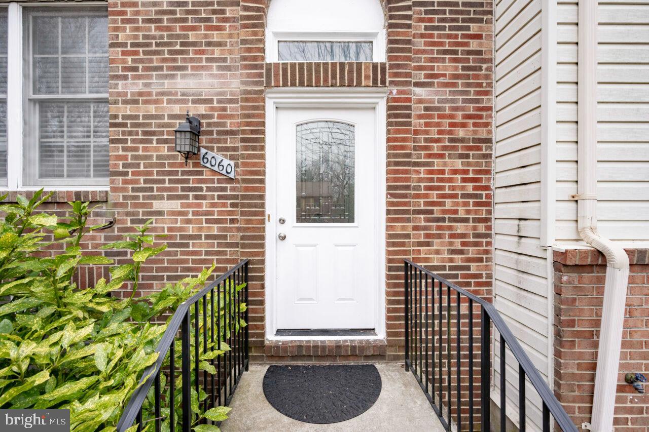 6060 CHICORY PL, ALEXANDRIA, Virginia 22310, 2 Bedrooms Bedrooms, ,3 BathroomsBathrooms,Residential,For sale,6060 CHICORY PL,VAFX2214398 MLS # VAFX2214398