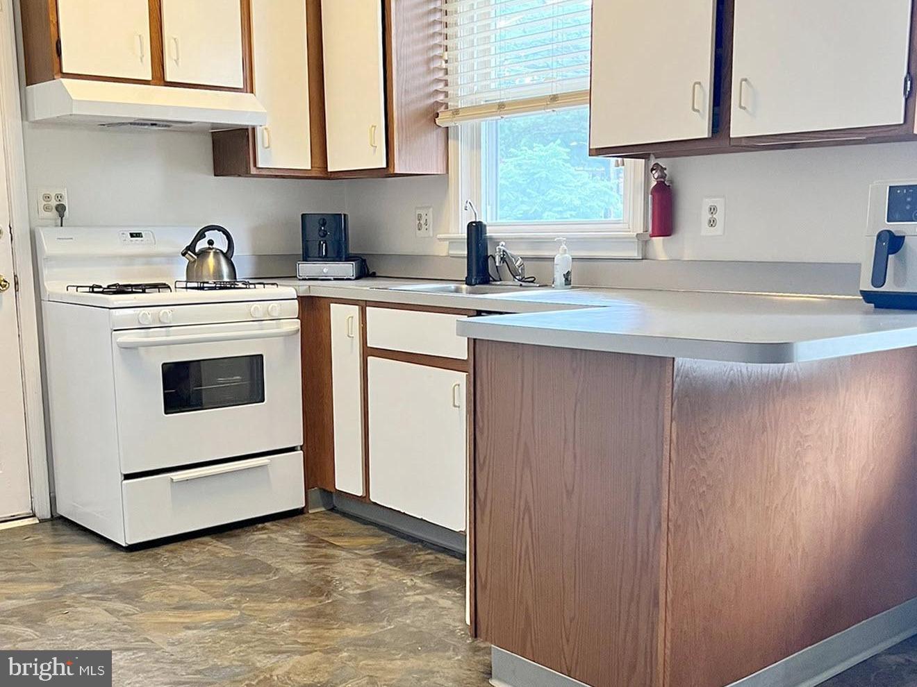 1342 HAMLIN ST NE, WASHINGTON, District Of Columbia 20017, 2 Bedrooms Bedrooms, ,2 BathroomsBathrooms,Residential,For sale,1342 HAMLIN ST NE,DCDC2148500 MLS # DCDC2148500