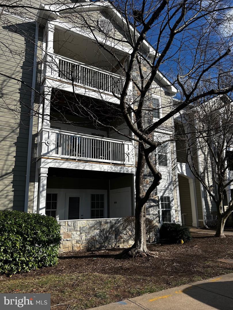 1712 LAKE SHORE CREST DR #11, RESTON, Virginia 20190, 1 Bedroom Bedrooms, ,1 BathroomBathrooms,Residential,For sale,1712 LAKE SHORE CREST DR #11,VAFX2195018 MLS # VAFX2195018