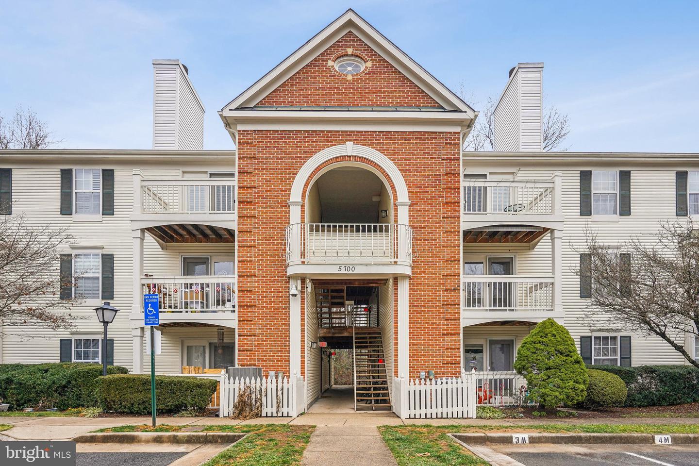 5700 OLDE MILL CT #149, ALEXANDRIA, Virginia 22309, 2 Bedrooms Bedrooms, ,2 BathroomsBathrooms,Residential,For sale,5700 OLDE MILL CT #149,VAFX2213868 MLS # VAFX2213868