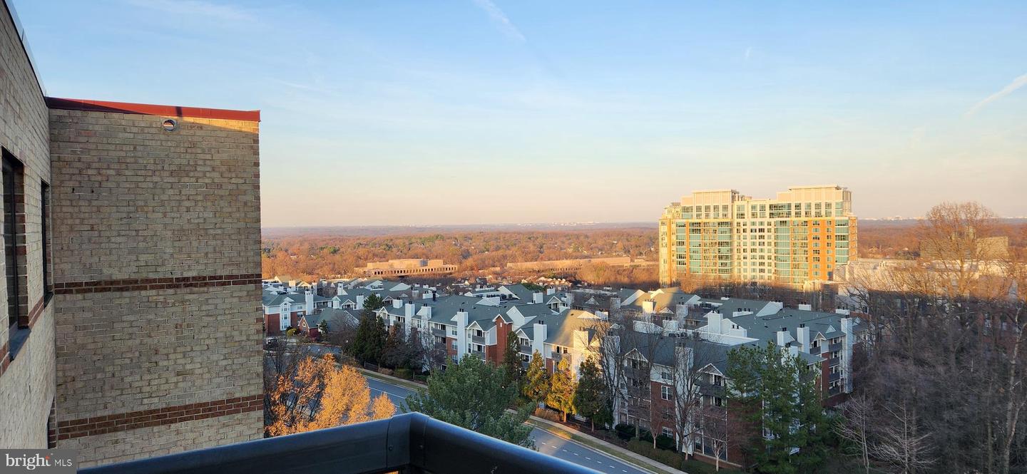 8340 GREENSBORO DR #1010, MCLEAN, Virginia 22102, 2 Bedrooms Bedrooms, ,2 BathroomsBathrooms,Residential,For sale,8340 GREENSBORO DR #1010,VAFX2214570 MLS # VAFX2214570