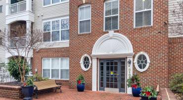 5108 DONOVAN DR #307, ALEXANDRIA, Virginia 22304, 2 Bedrooms Bedrooms, ,2 BathroomsBathrooms,Residential,For sale,5108 DONOVAN DR #307,VAAX2040186 MLS # VAAX2040186