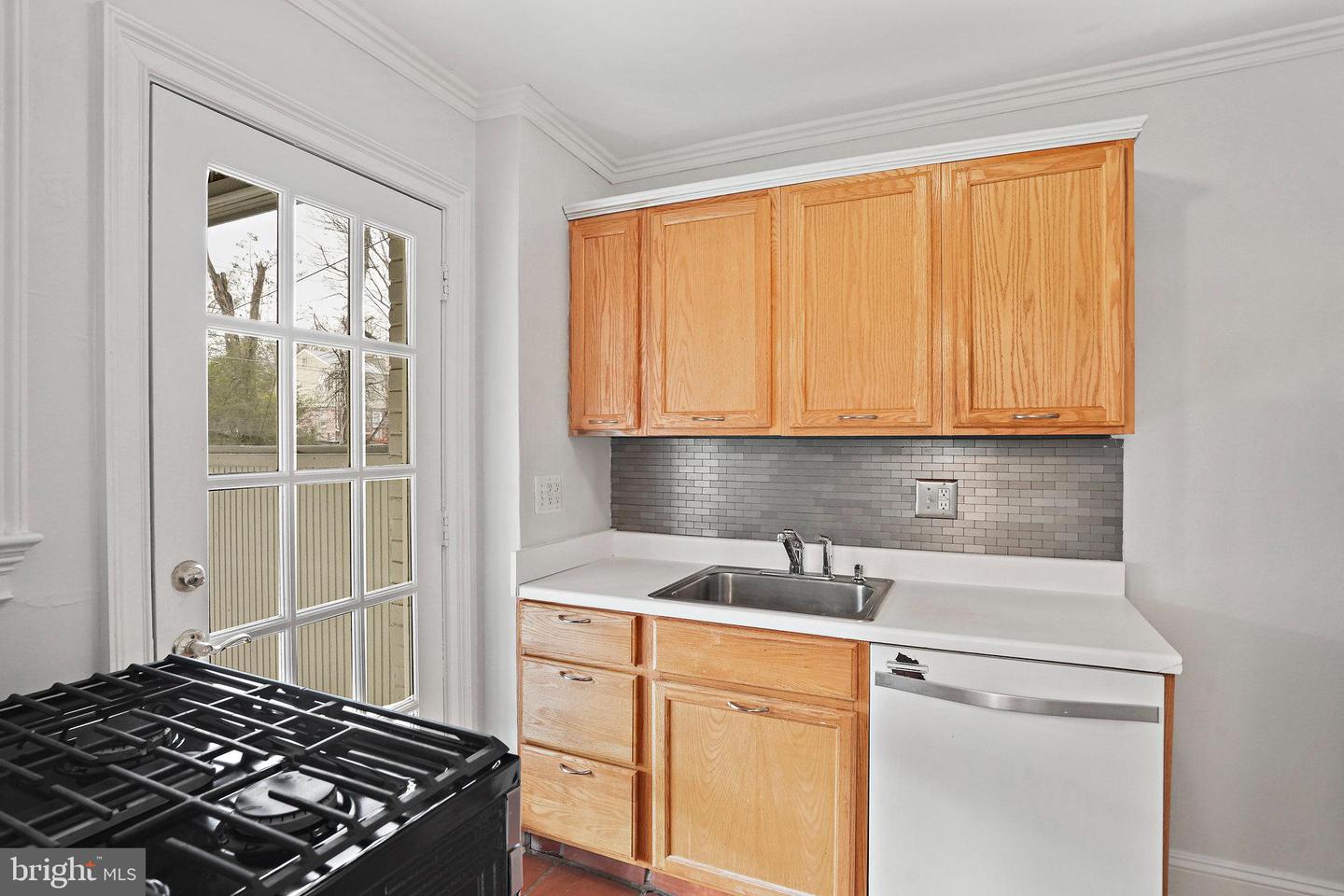 2021 ARLINGTON TER, ALEXANDRIA, Virginia 22303, 2 Bedrooms Bedrooms, ,1 BathroomBathrooms,Residential,For sale,2021 ARLINGTON TER,VAFX2208356 MLS # VAFX2208356