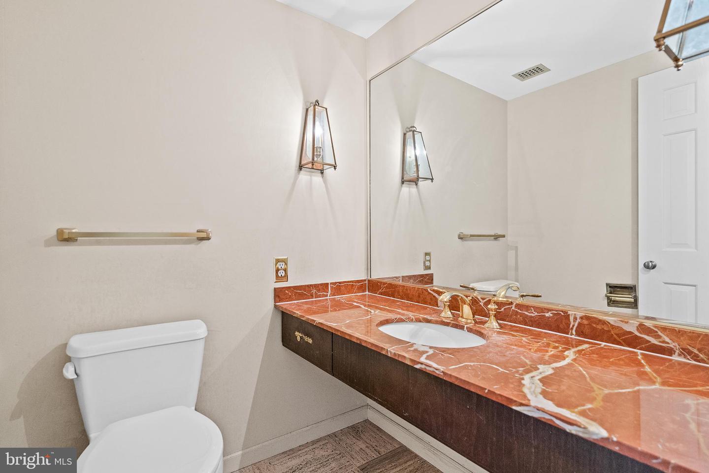 700 NEW HAMPSHIRE AVE NW #117, WASHINGTON, District Of Columbia 20037, 2 Bedrooms Bedrooms, ,2 BathroomsBathrooms,Residential,For sale,700 NEW HAMPSHIRE AVE NW #117,DCDC2140342 MLS # DCDC2140342